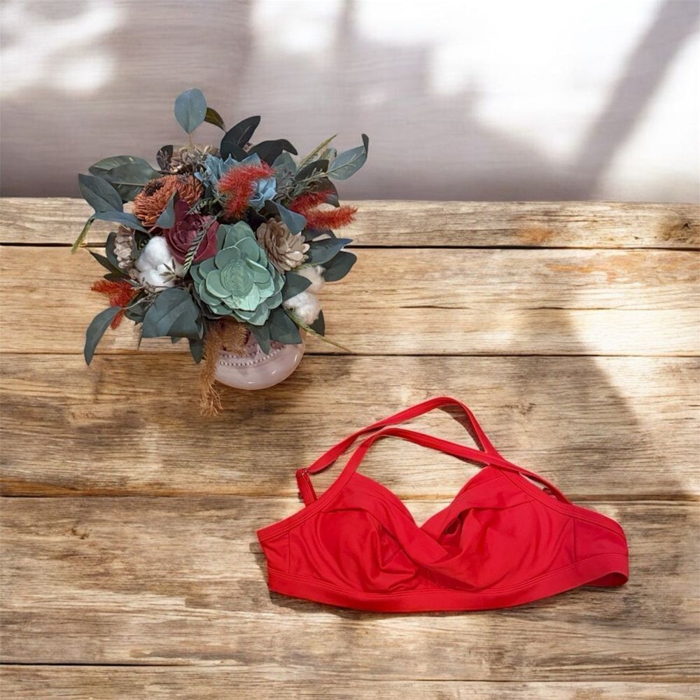 Athleta Vibrant Red Bikini Top - 36 B/C - NWOT